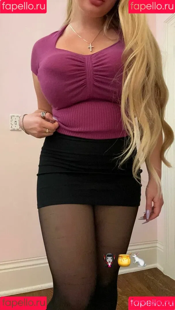 Elizabeth M / elizabethkm / elizabethnyk Onlyfans Photo Gallery 