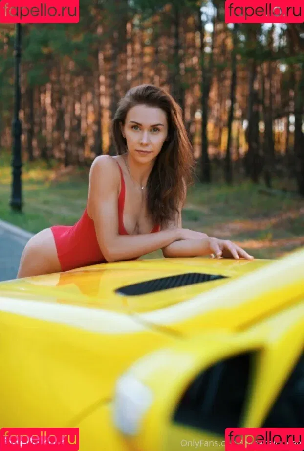 miaalario / mianaughtygirl Onlyfans Photo Gallery 