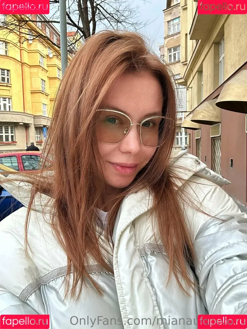 miaalario / mianaughtygirl Onlyfans Photo Gallery 