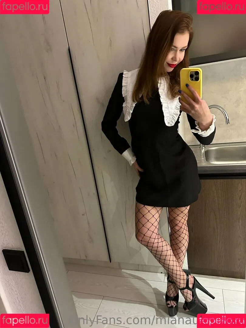 miaalario / mianaughtygirl Onlyfans Photo Gallery 