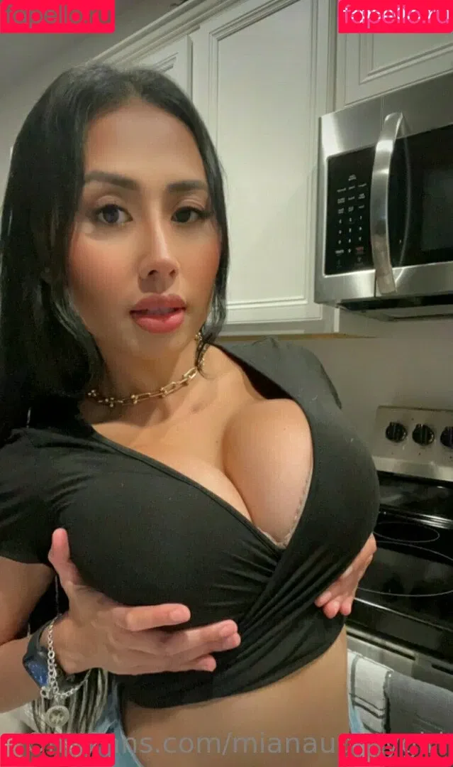 miaalario / mianaughtygirl Onlyfans Photo Gallery 