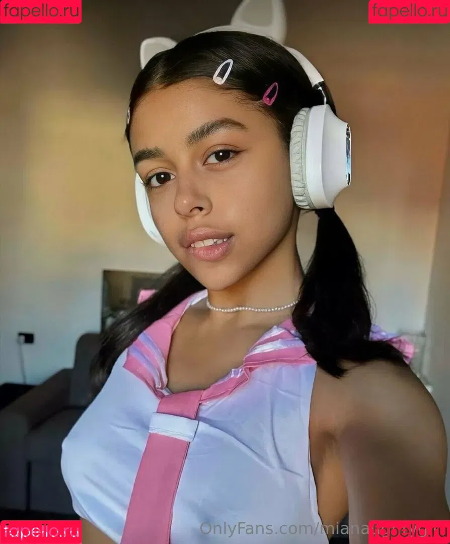 miaalario / mianaughtygirl Onlyfans Photo Gallery 