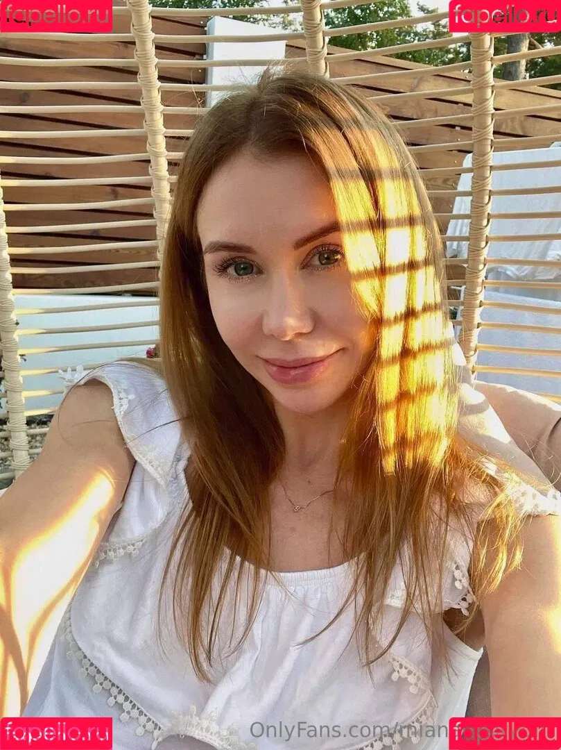 miaalario / mianaughtygirl Onlyfans Photo Gallery 