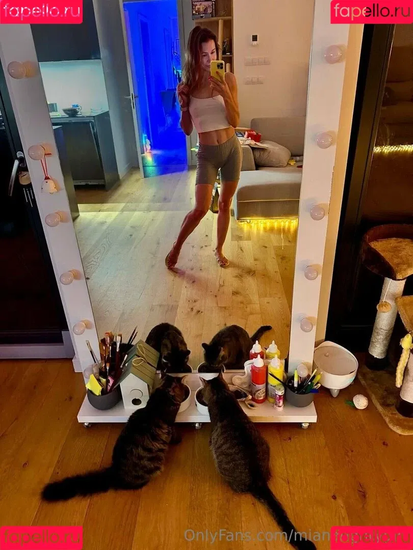 miaalario / mianaughtygirl Onlyfans Photo Gallery 