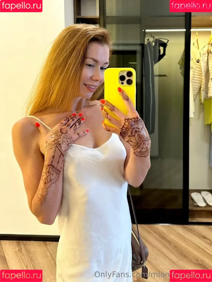 miaalario / mianaughtygirl Onlyfans Photo Gallery 