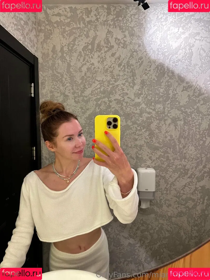 miaalario / mianaughtygirl Onlyfans Photo Gallery 