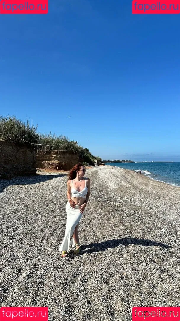 miaalario / mianaughtygirl Onlyfans Photo Gallery 