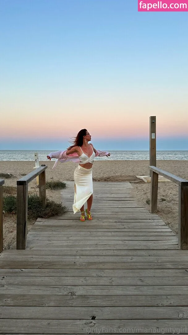 miaalario Nude Onlyfans Photo 22