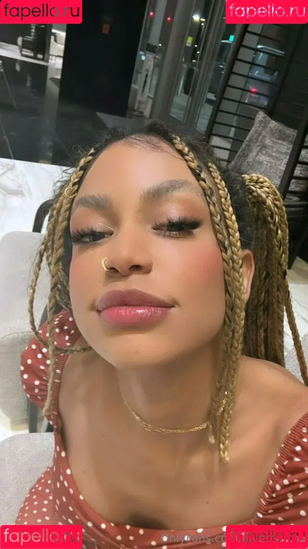Lilveronicar / Veronica Rodriguez / vrodlive Onlyfans Photo Gallery 
