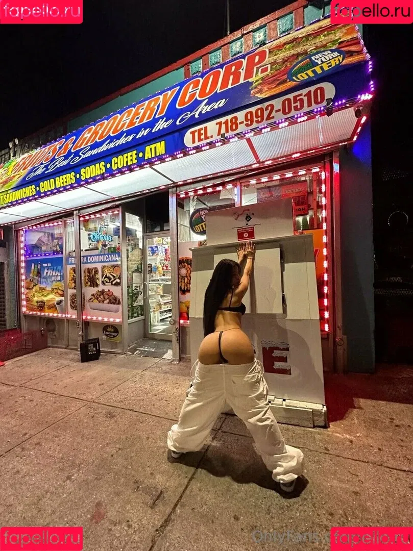 Lilveronicar / Veronica Rodriguez / vrodlive Onlyfans Photo Gallery 