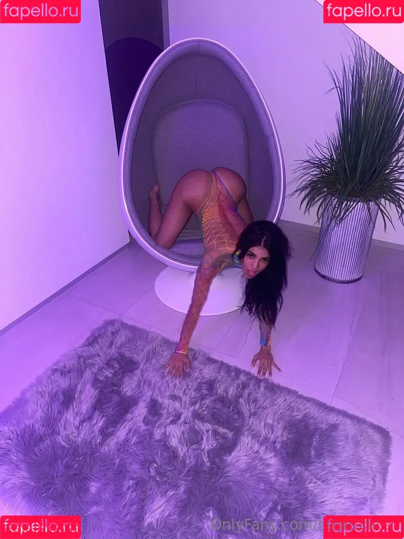 Lilveronicar / Veronica Rodriguez / vrodlive Onlyfans Photo Gallery 