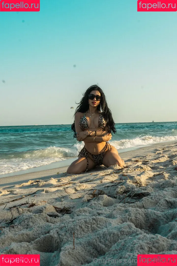 Lilveronicar / Veronica Rodriguez / vrodlive Onlyfans Photo Gallery 