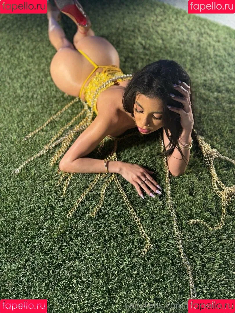 Lilveronicar / Veronica Rodriguez / vrodlive Onlyfans Photo Gallery 