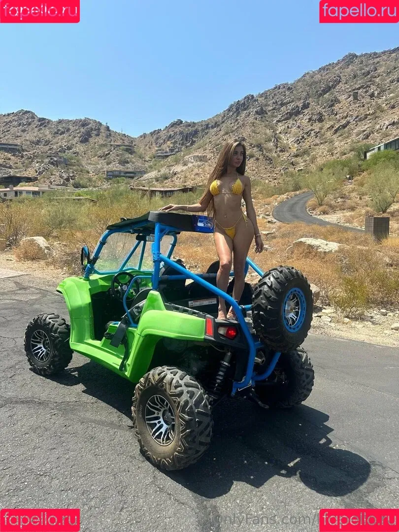 Lilveronicar / Veronica Rodriguez / vrodlive Onlyfans Photo Gallery 