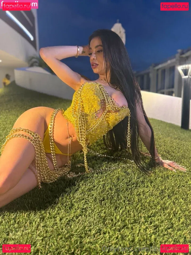 Lilveronicar / Veronica Rodriguez / vrodlive Onlyfans Photo Gallery 