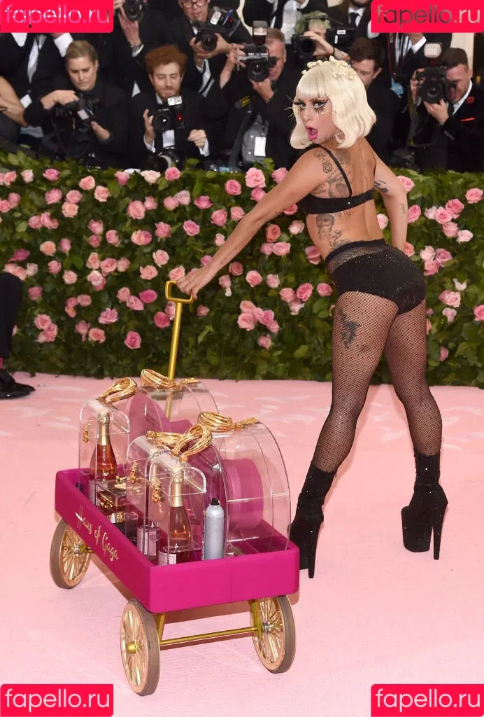 Lady Gaga / ladygaga Onlyfans Photo Gallery 