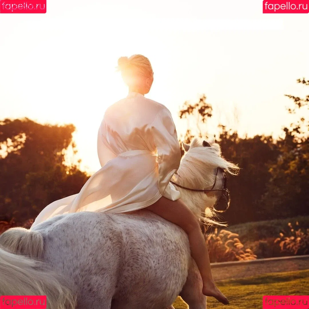Lady Gaga / ladygaga Onlyfans Photo Gallery 