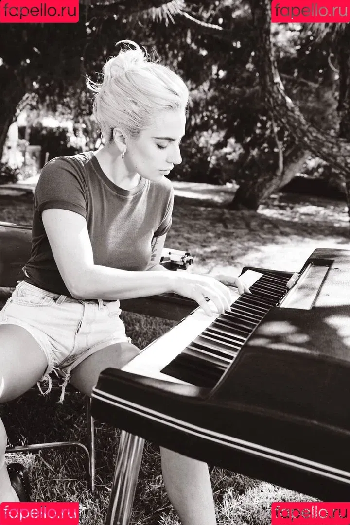 Lady Gaga / ladygaga Onlyfans Photo Gallery 