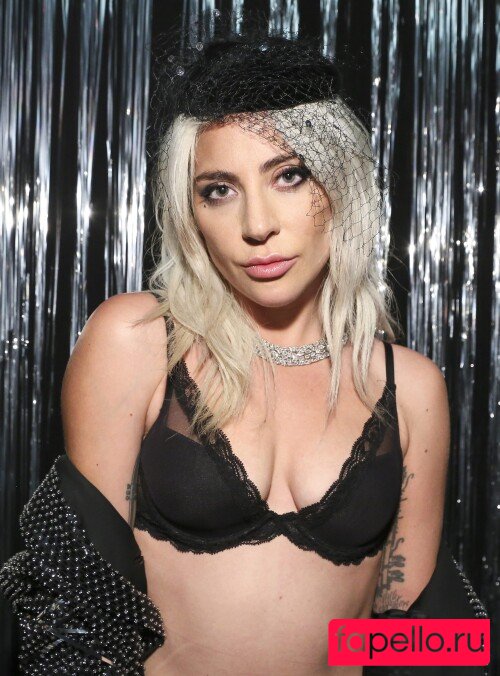 Lady Gaga Nude Onlyfans Photo 36