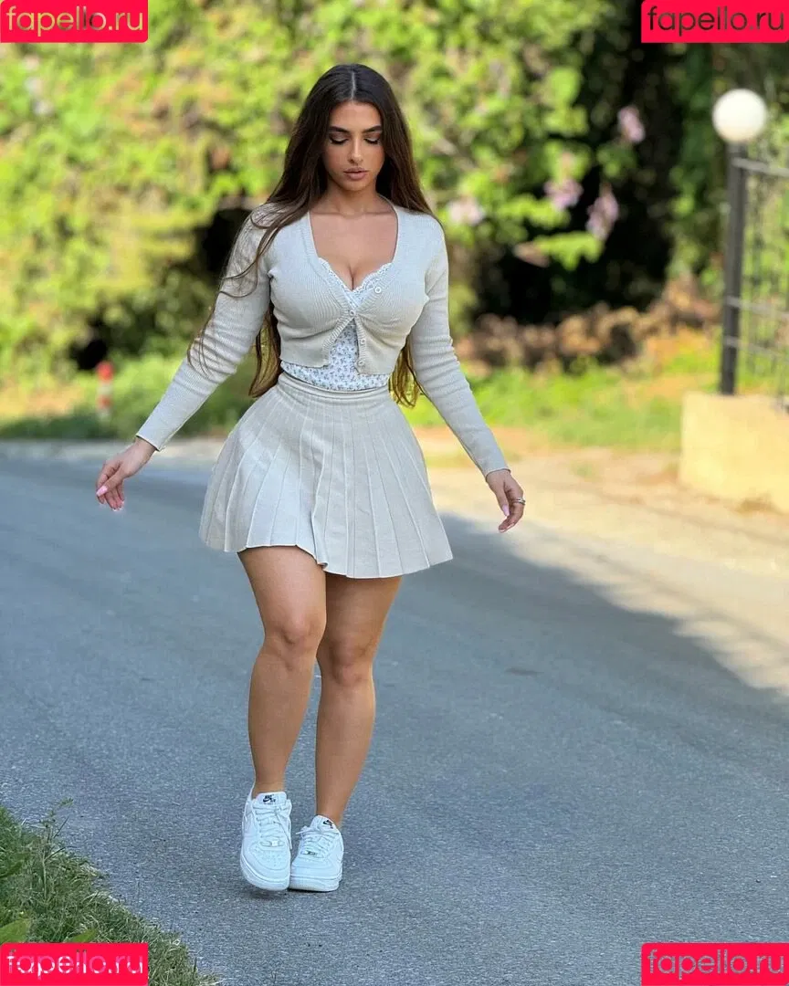 Eva Savagiou / ___evasavagiou Onlyfans Photo Gallery 