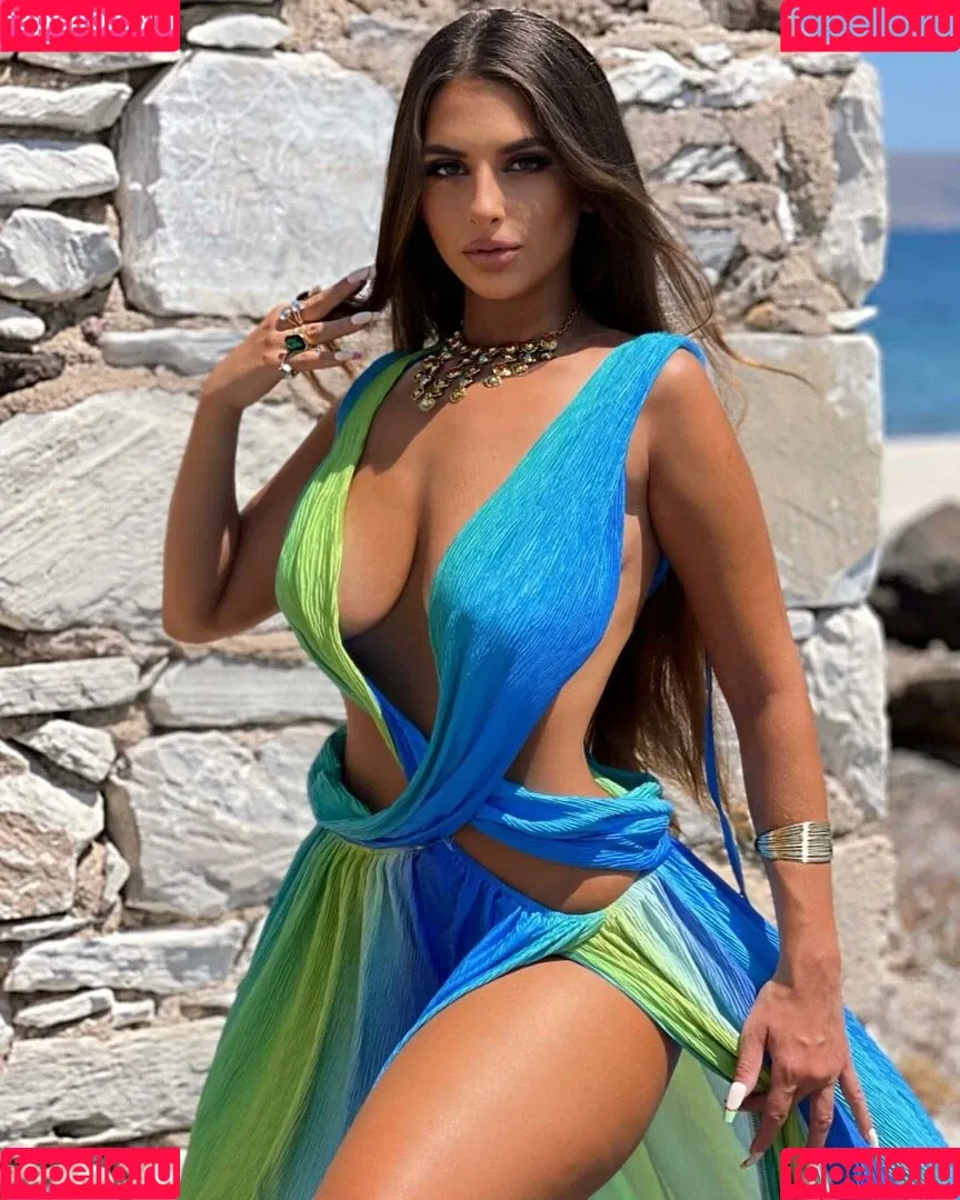 Eva Savagiou / ___evasavagiou Onlyfans Photo Gallery 