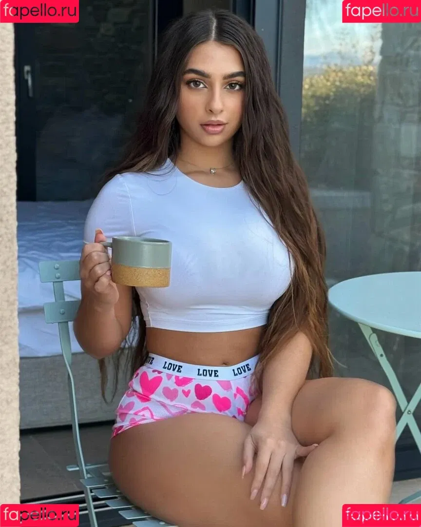 Eva Savagiou / ___evasavagiou Onlyfans Photo Gallery 