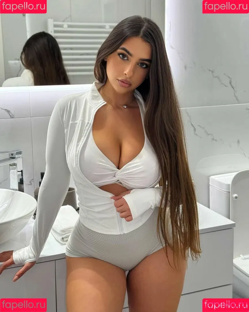 Eva Savagiou / ___evasavagiou Onlyfans Photo Gallery 