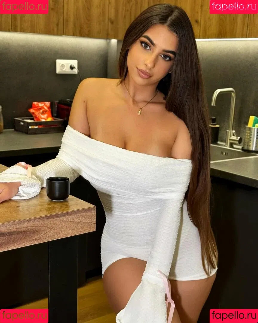 Eva Savagiou / ___evasavagiou Onlyfans Photo Gallery 