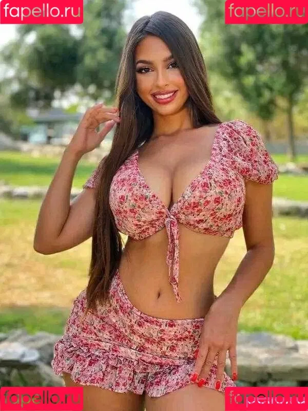 Eva Savagiou / ___evasavagiou Onlyfans Photo Gallery 
