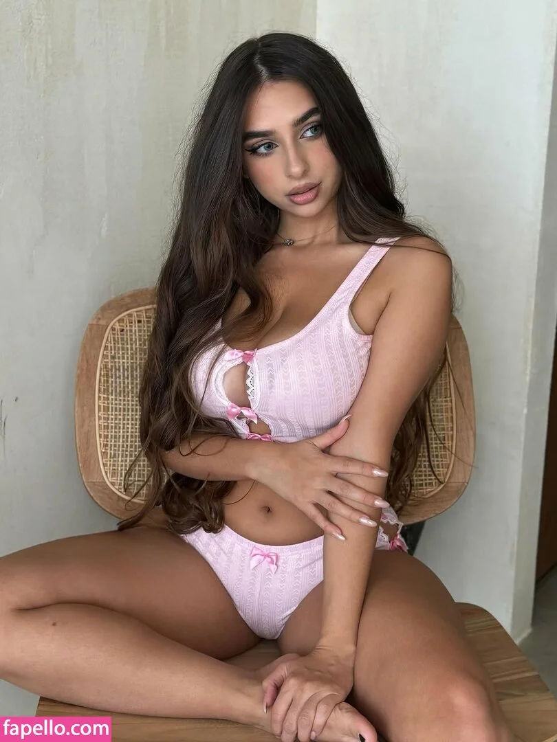 Eva Savagiou / ___evasavagiou Onlyfans Photo Gallery 