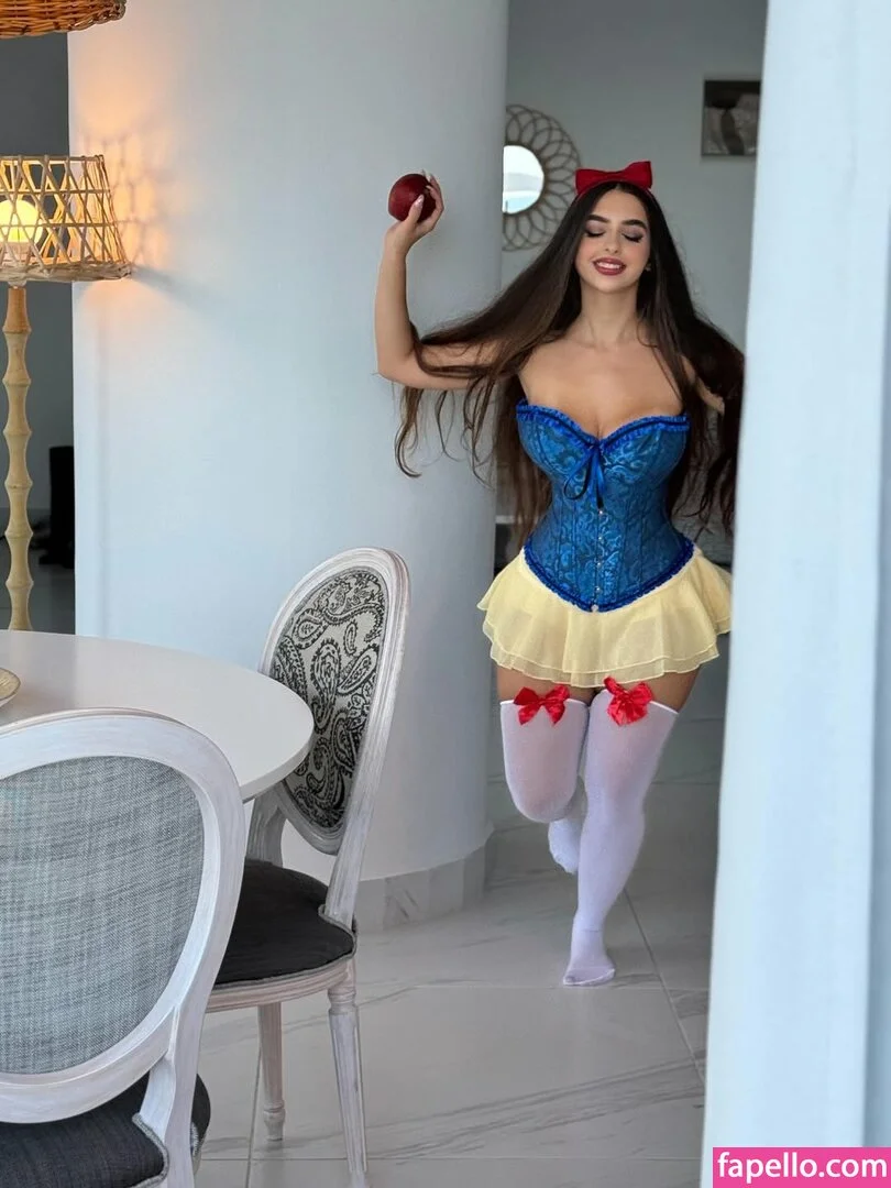 Eva Savagiou / ___evasavagiou Onlyfans Photo Gallery 