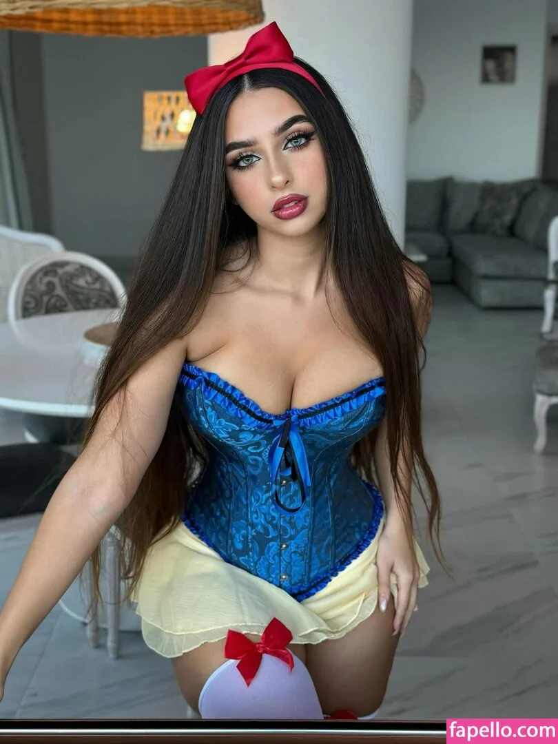 Eva Savagiou / ___evasavagiou Onlyfans Photo Gallery 