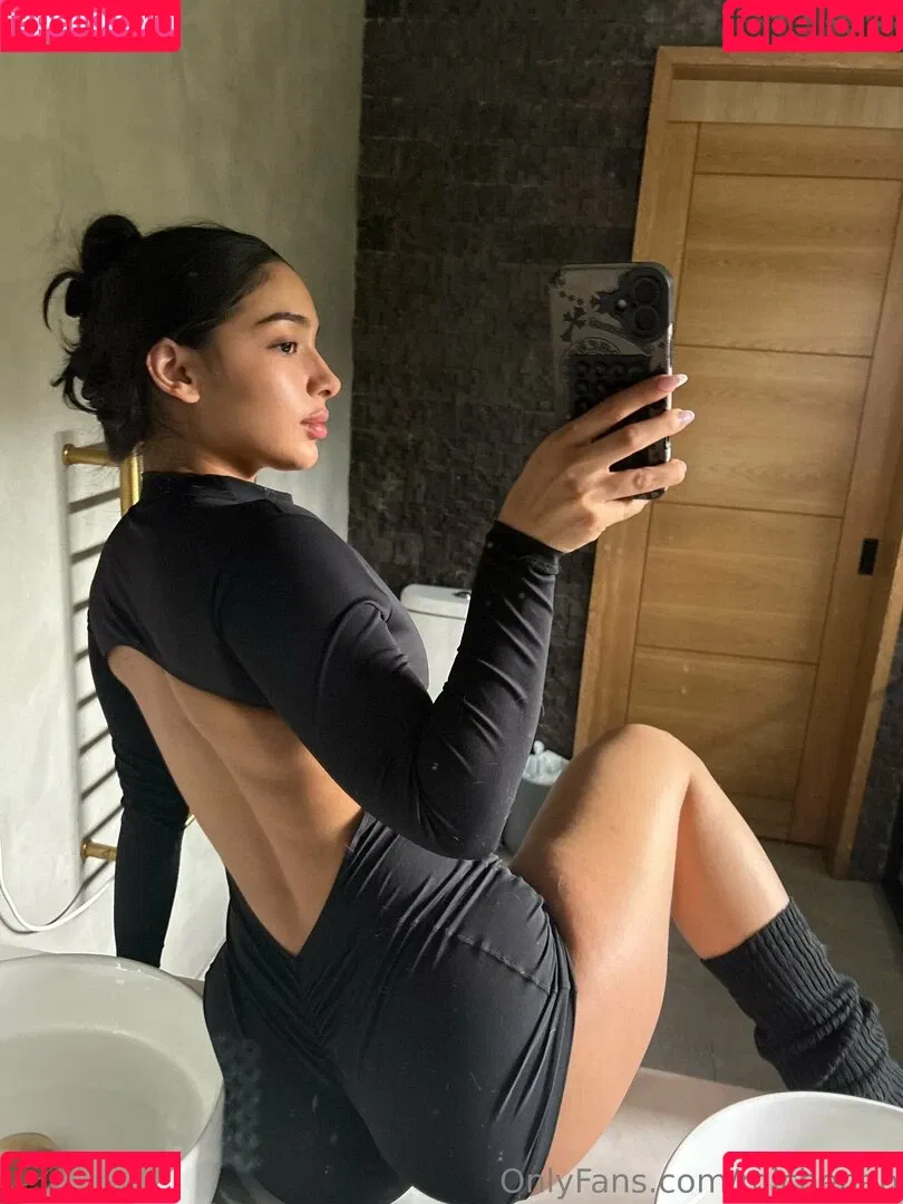 Michenao / XsMiche / michenaofficial / miichenao Onlyfans Photo Gallery 
