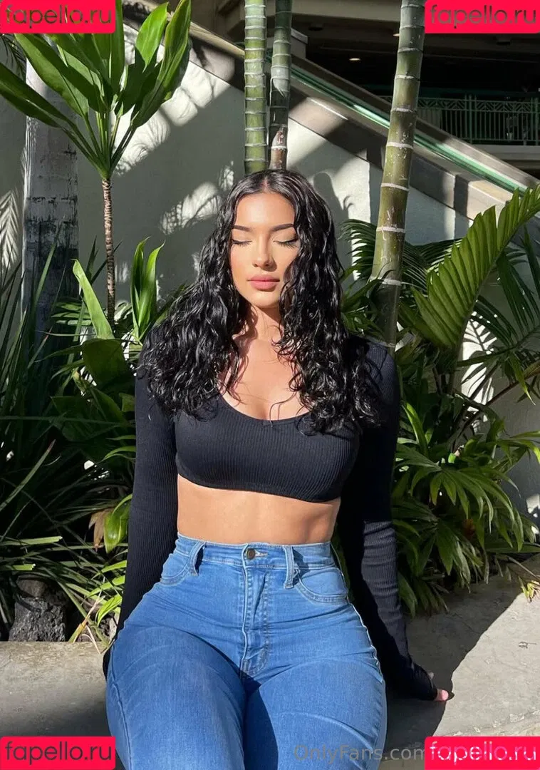 Michenao / XsMiche / michenaofficial / miichenao Onlyfans Photo Gallery 