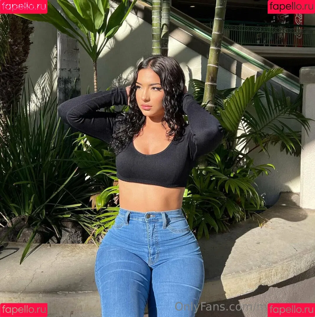 Michenao / XsMiche / michenaofficial / miichenao Onlyfans Photo Gallery 