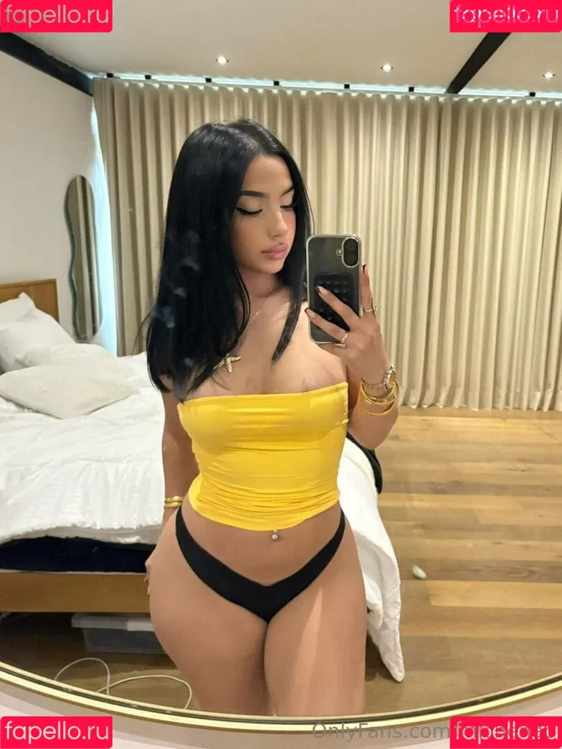 Michenao / XsMiche / michenaofficial / miichenao Onlyfans Photo Gallery 