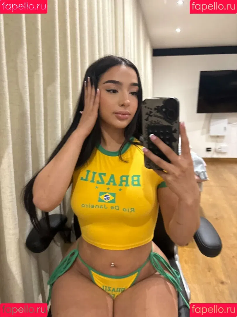 Michenao / XsMiche / michenaofficial / miichenao Onlyfans Photo Gallery 