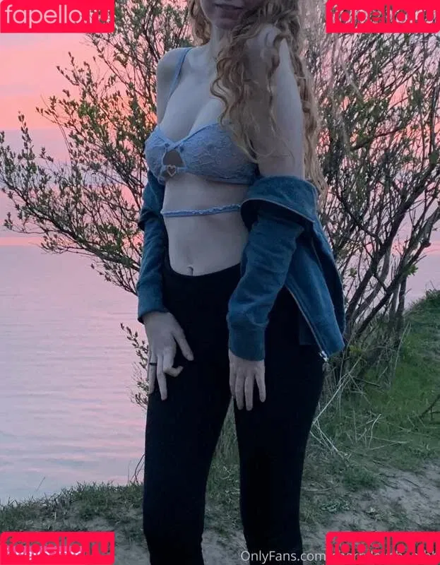 Cherrylovebombb / cherrylovebombx Onlyfans Photo Gallery 
