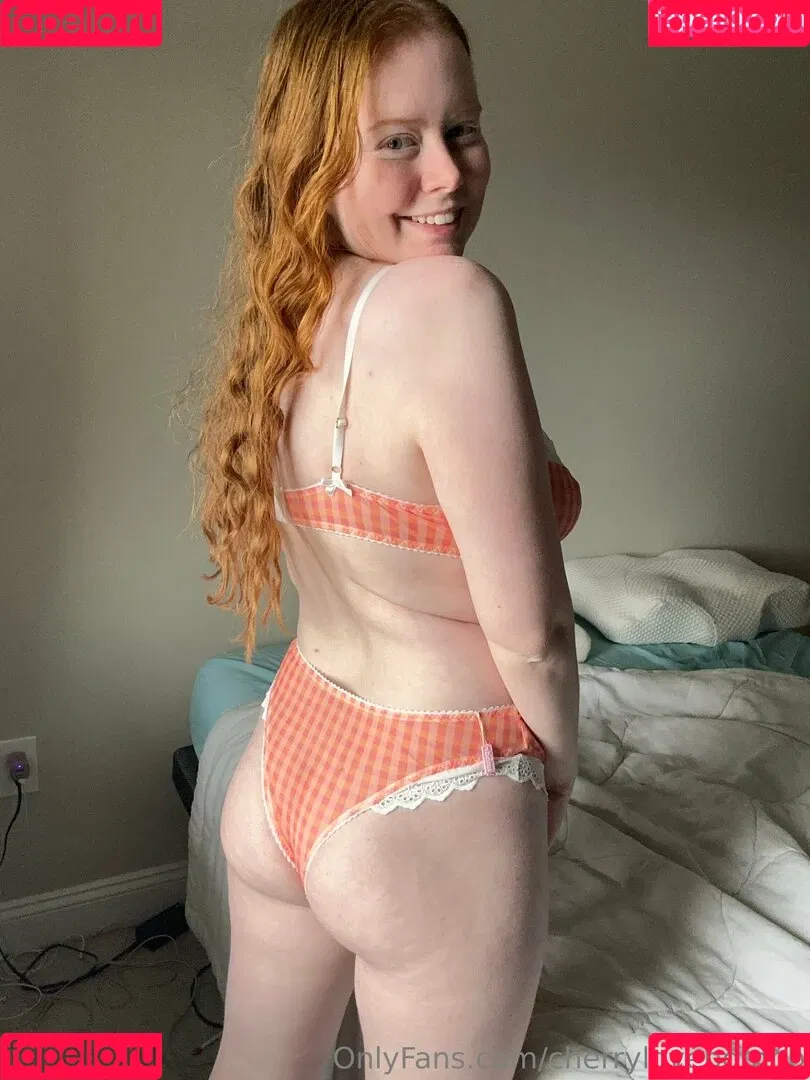 Cherrylovebombb / cherrylovebombx Onlyfans Photo Gallery 