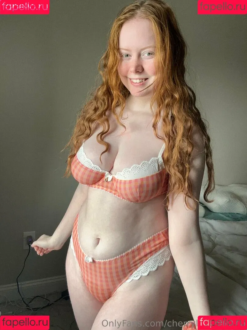 Cherrylovebombb / cherrylovebombx Onlyfans Photo Gallery 