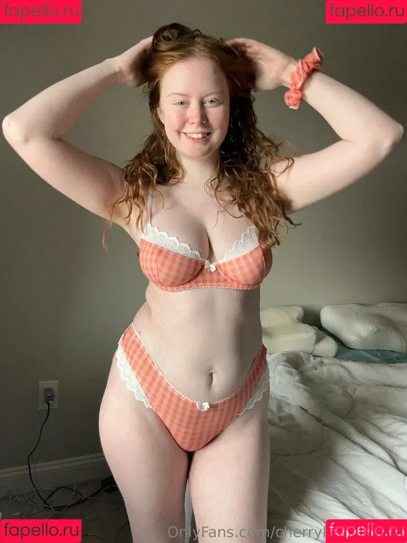 Cherrylovebombb / cherrylovebombx Onlyfans Photo Gallery 