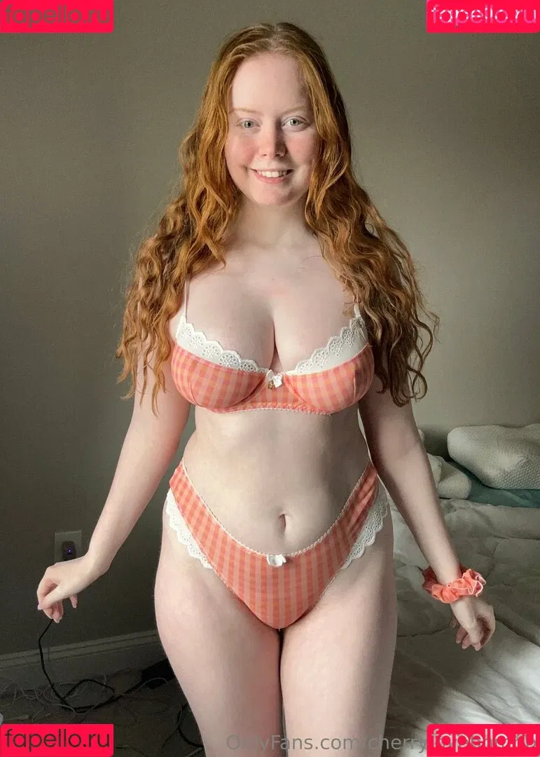 Cherrylovebombb / cherrylovebombx Onlyfans Photo Gallery 