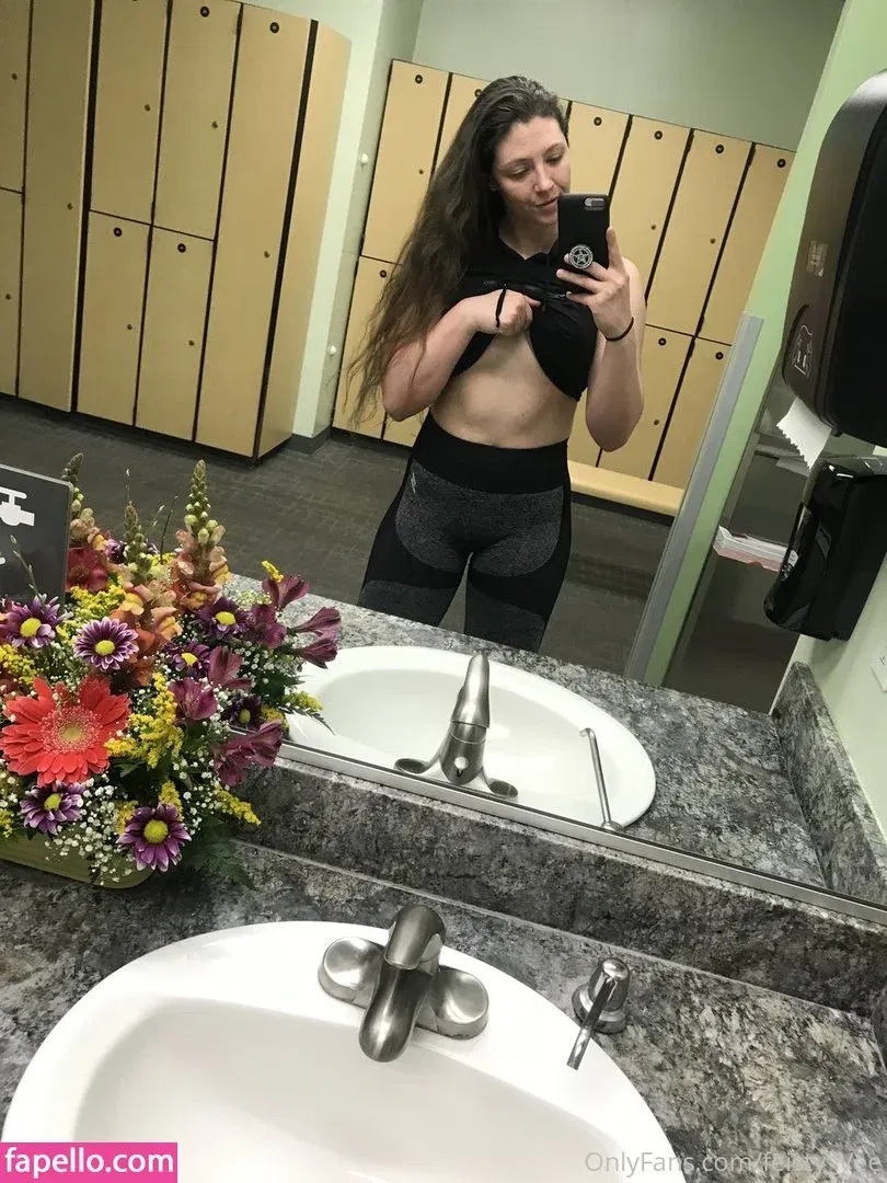 Feisty Vee / feisty_vee Onlyfans Photo Gallery 