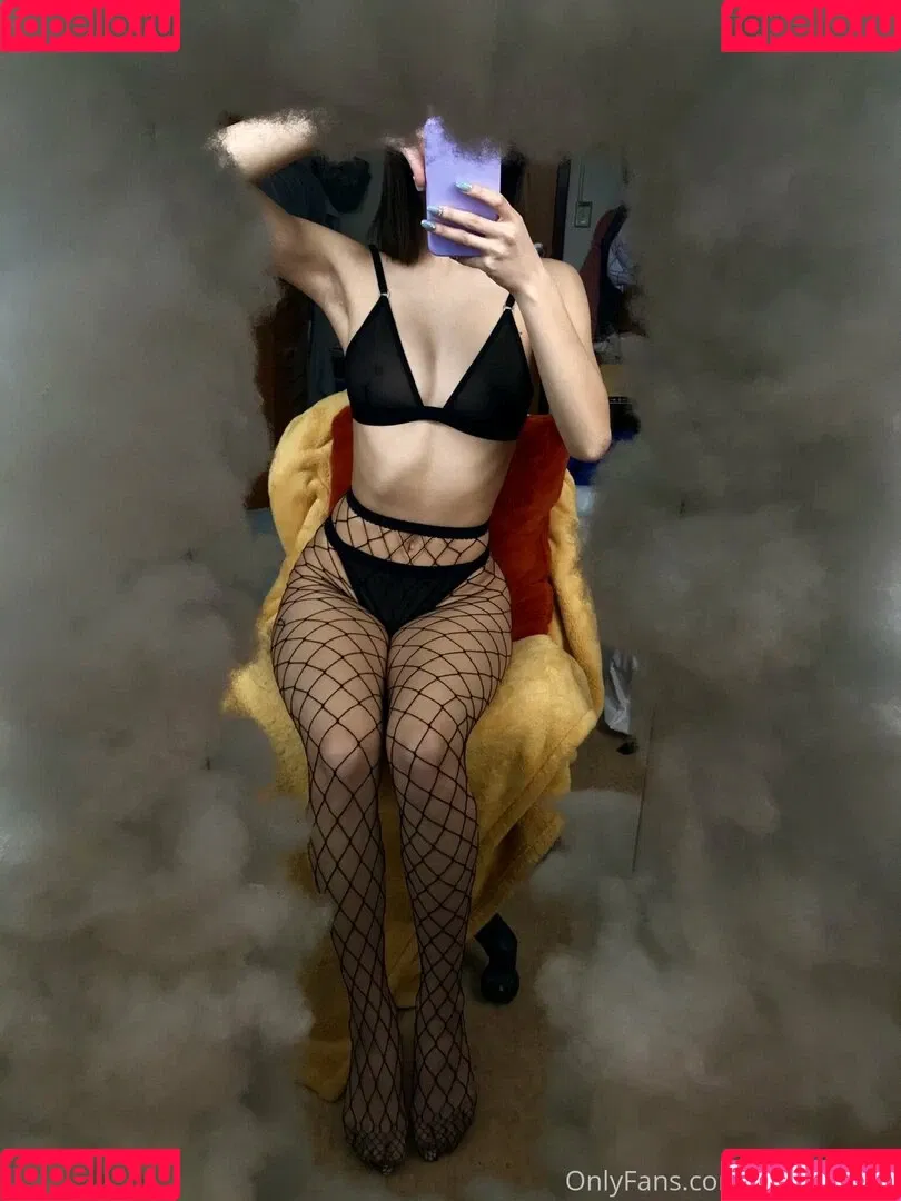girlyygigi / worshipgigi Onlyfans Photo Gallery 