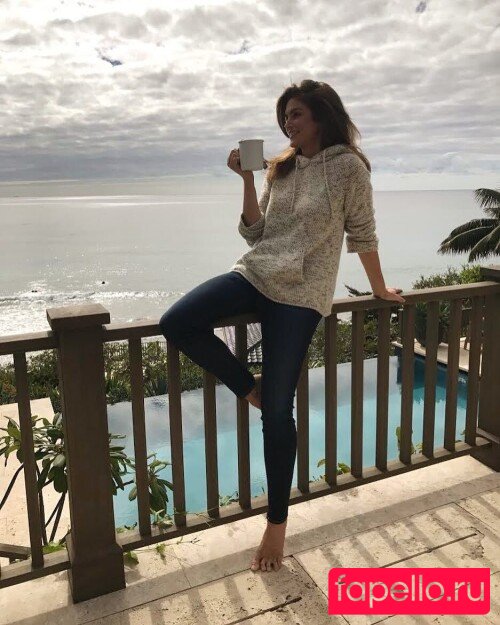 Cindy Crawford Nude Onlyfans Photo 37