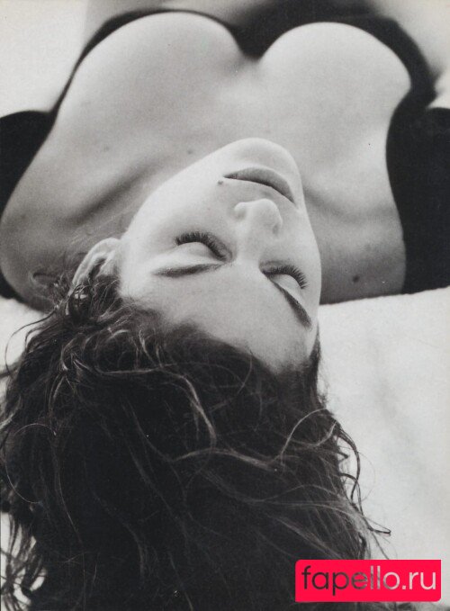 Cindy Crawford Nude Onlyfans Photo 16