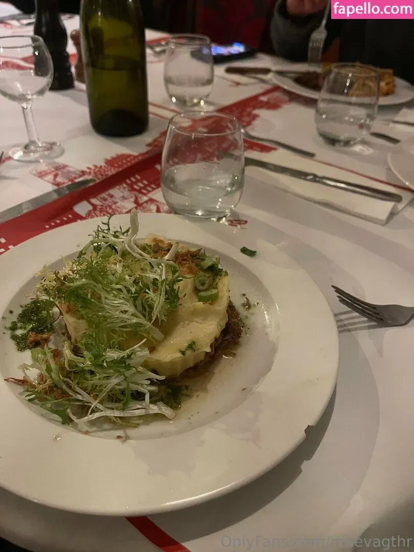 maevagthr Onlyfans Photo Gallery 