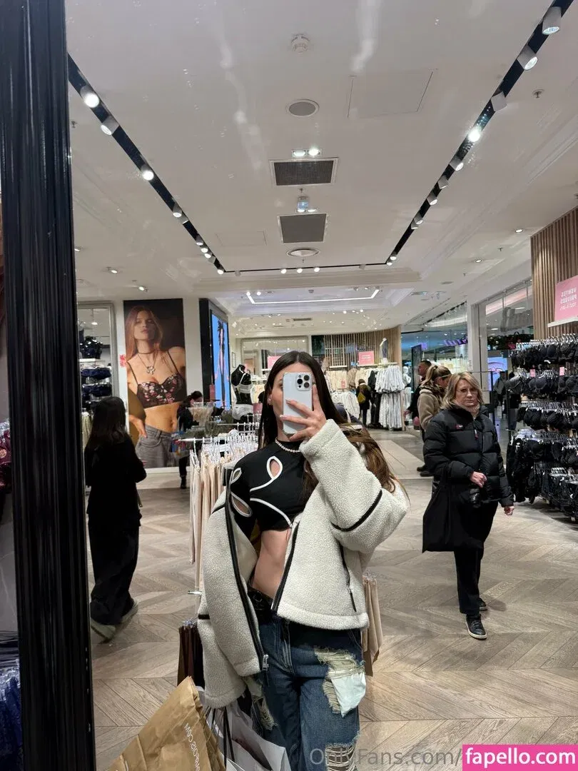 maevagthr Onlyfans Photo Gallery 