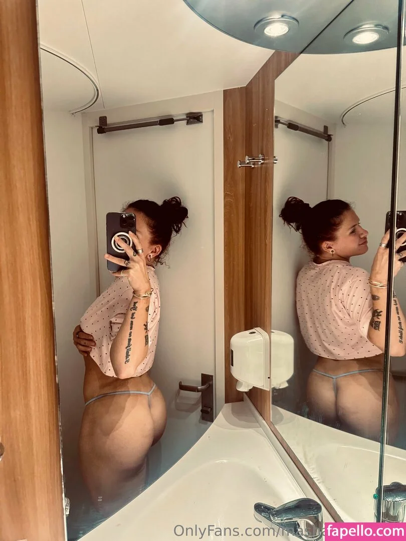 Masha Slamovich Nude Onlyfans Photo 34