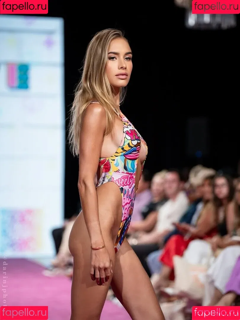Alena Gerber / alenagerberofficial Onlyfans Photo Gallery 